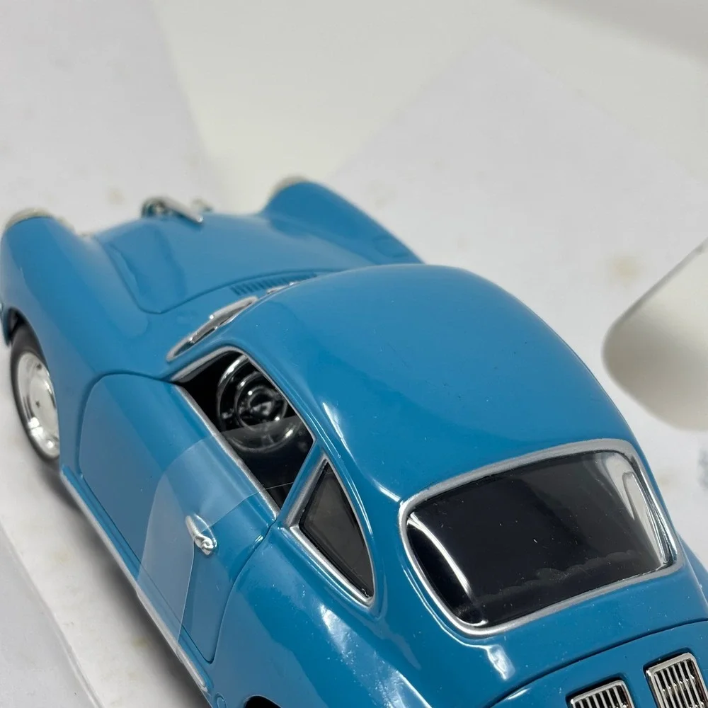 Porsche 356B Blue 1:24 Diecast American Mint Premium Edition